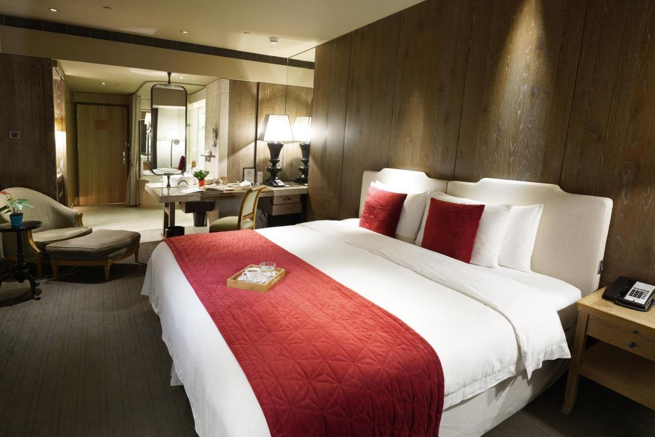 Palais De Chine Hotel Taipei Exterior photo A room at the hotel