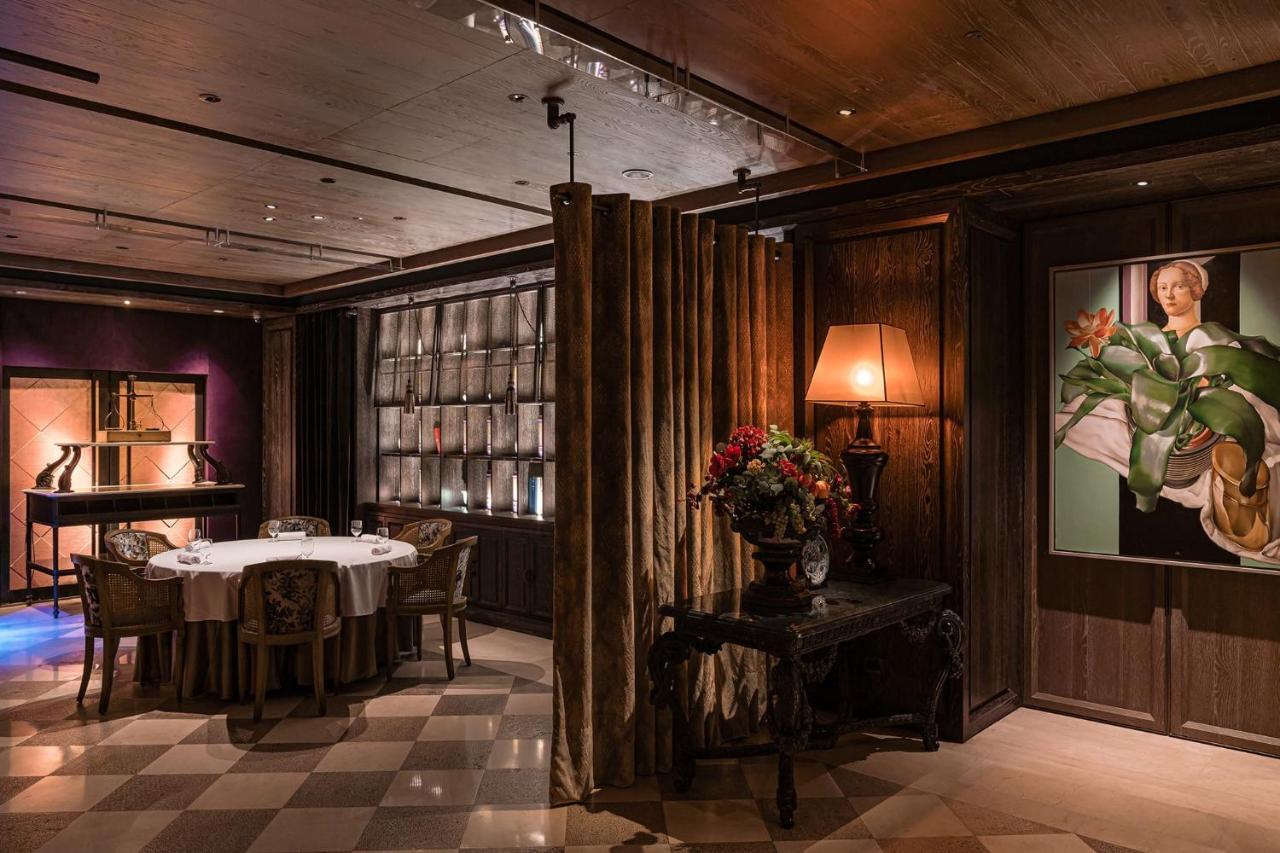 Palais De Chine Hotel Taipei Exterior photo Interior of the restaurant