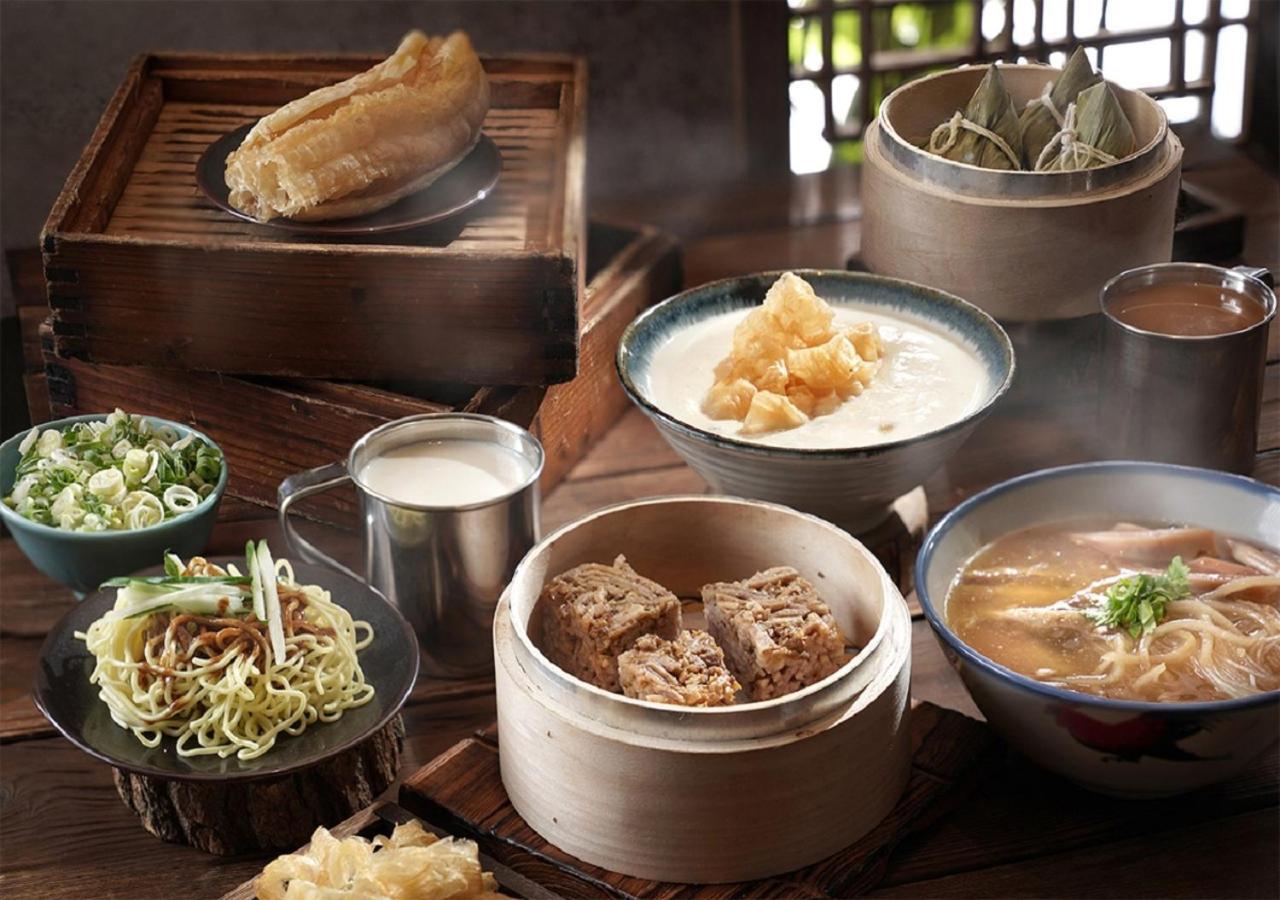 Palais De Chine Hotel Taipei Exterior photo A selection of dim sum