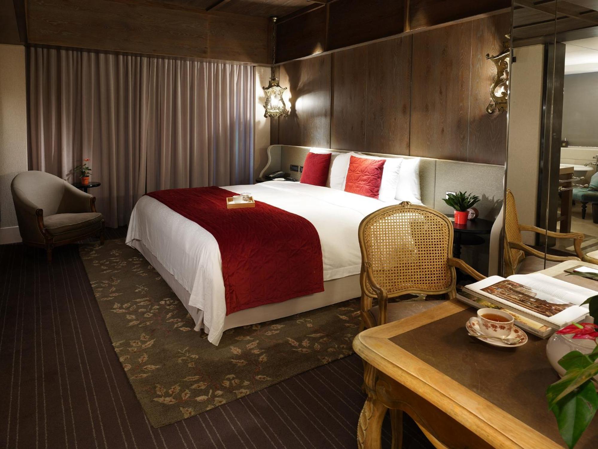 Palais De Chine Hotel Taipei Exterior photo A room at the hotel