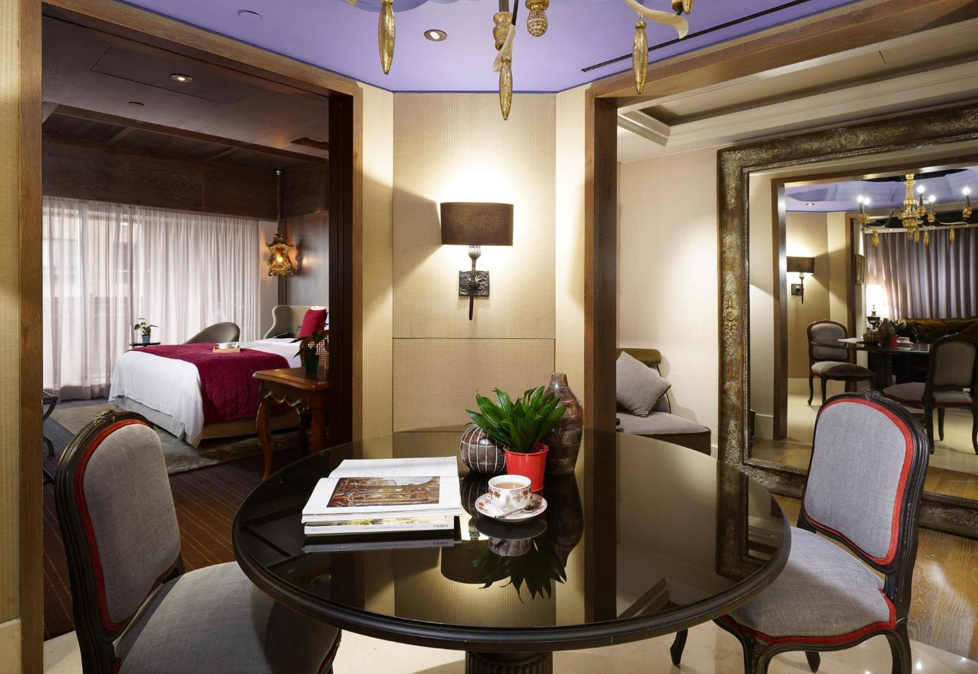 Palais De Chine Hotel Taipei Exterior photo A suite at the Mandarin Oriental, Hong Kong