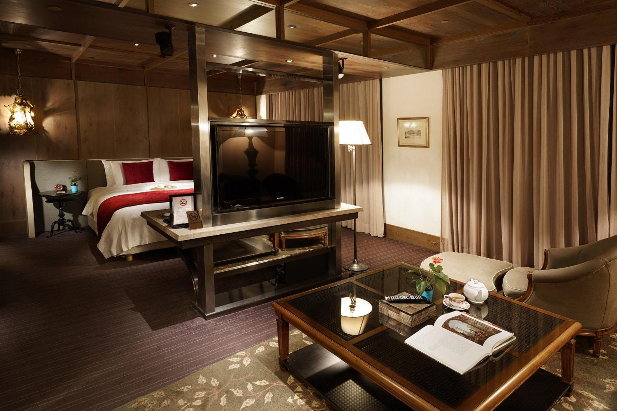Palais De Chine Hotel Taipei Exterior photo A suite at The Oberoi, Mumbai